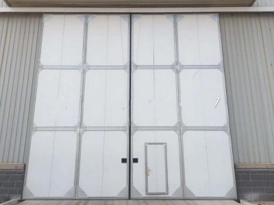 工业门，工业保温门，平开门，工业门厂家，工业