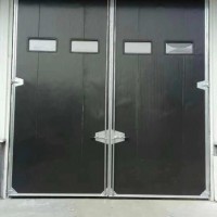 生产销售工业门、生产工业翻板门、工业提升门厂家、工业保温门