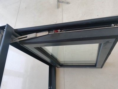 阆阆门业有限公司，防火门窗， 乙级防火窗